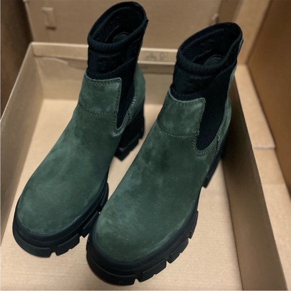 Ugg Brooklyn Chelsea Boots 9 Forest Night NEW IN BOX - Picture 6 of 9